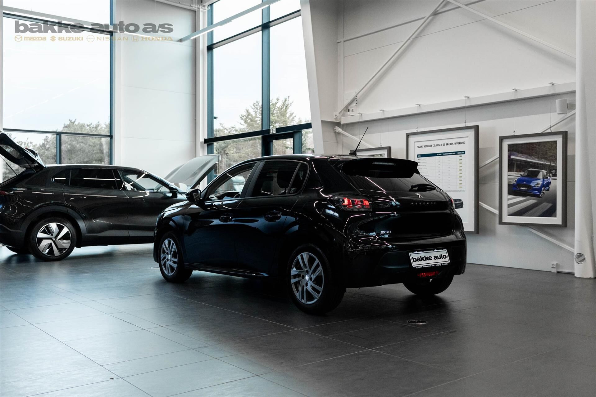 Sort Peugeot 208 fra 2021