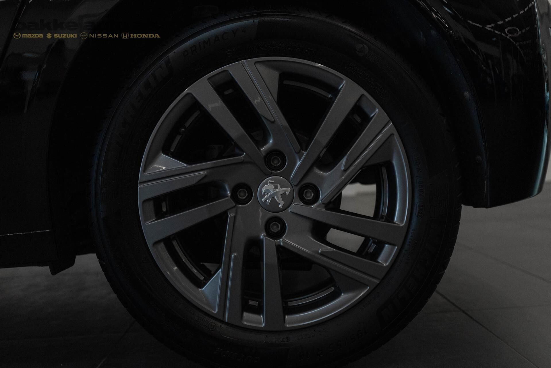 Sort Peugeot 208 fra 2021