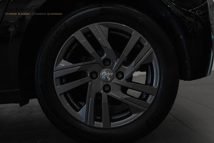 Sort Peugeot 208 fra 2021
