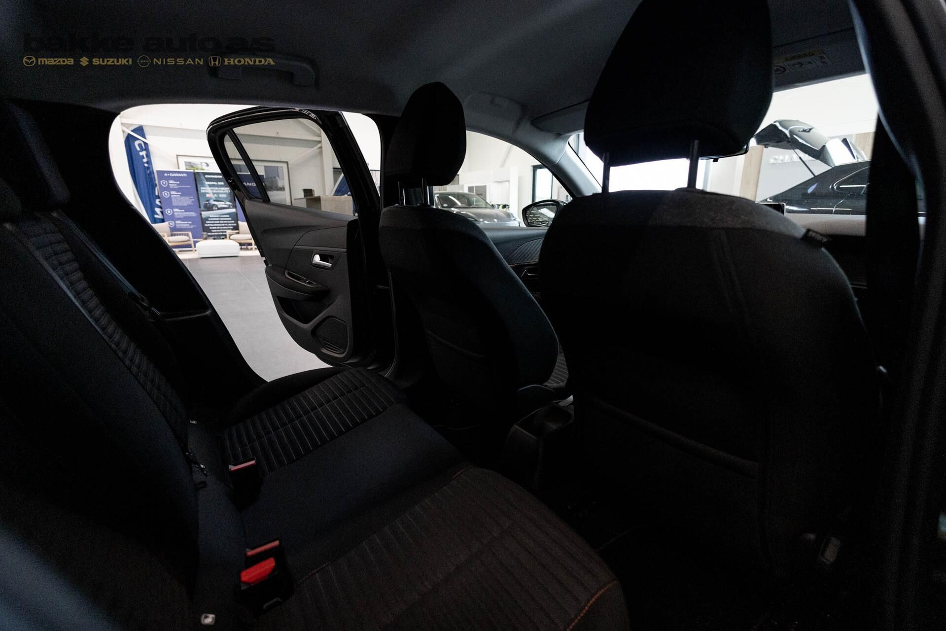 Sort Peugeot 208 fra 2021