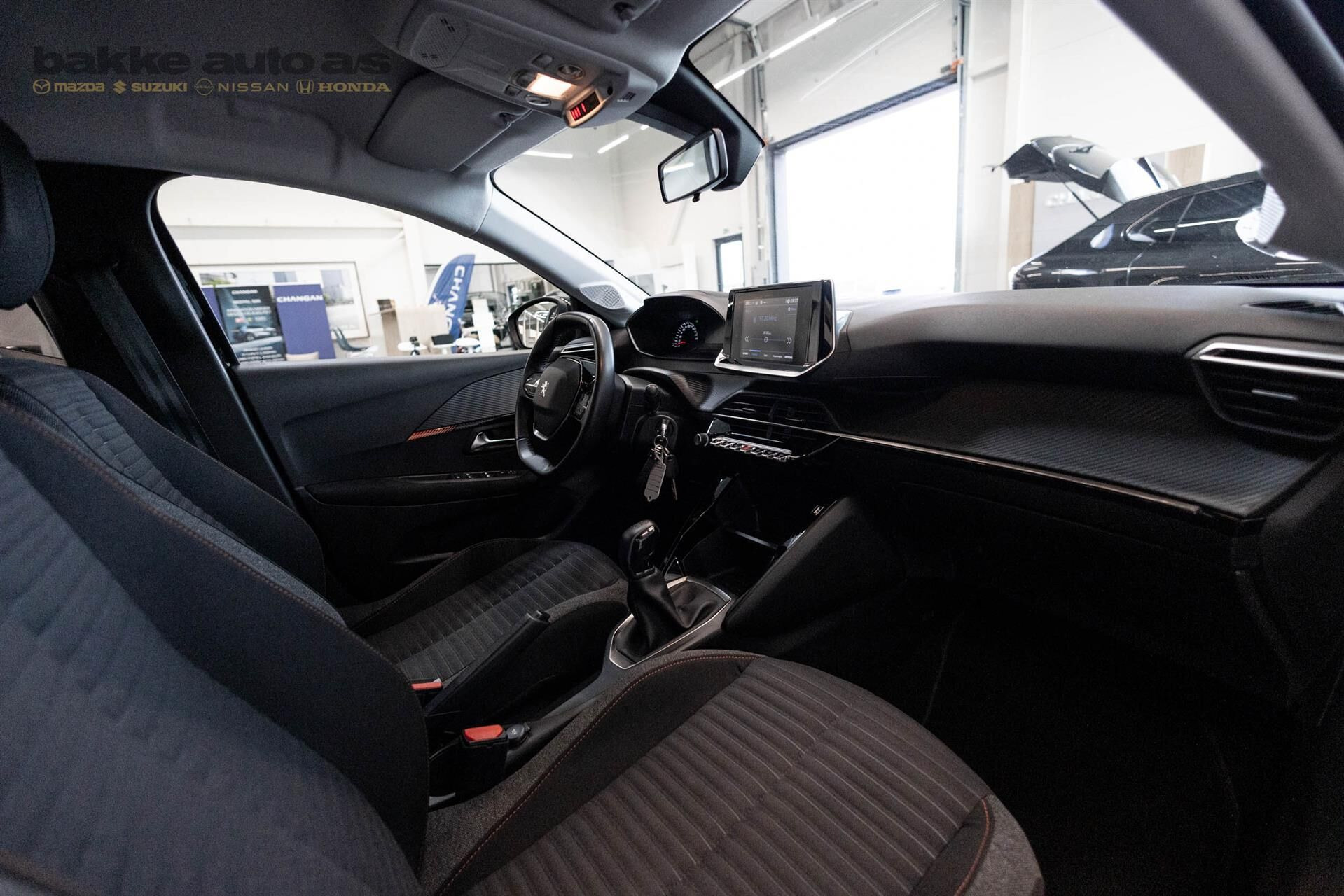 Sort Peugeot 208 fra 2021