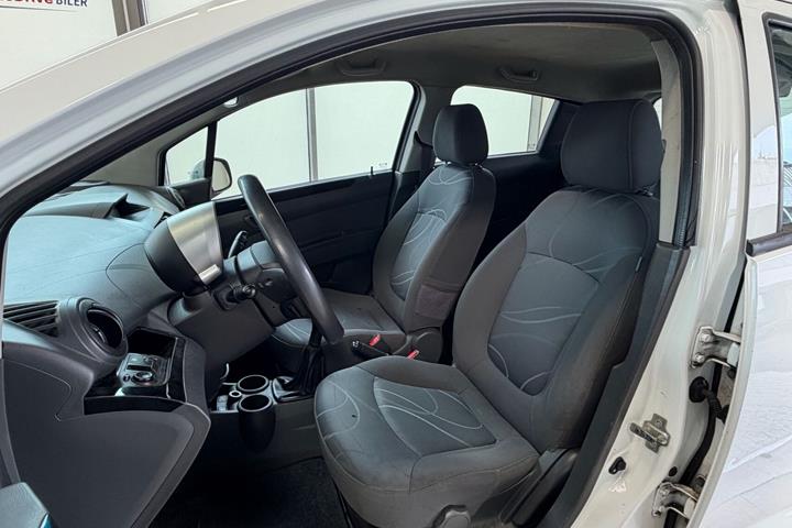 Hvid Chevrolet Spark fra 2011