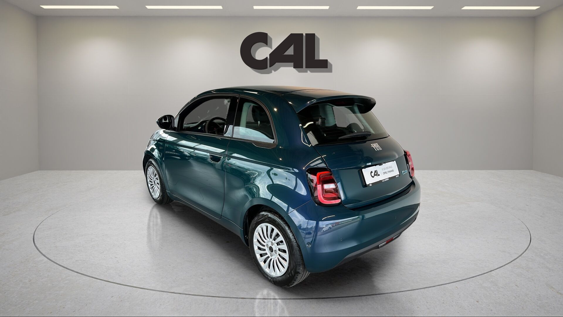 Blå Fiat 500e fra 2023