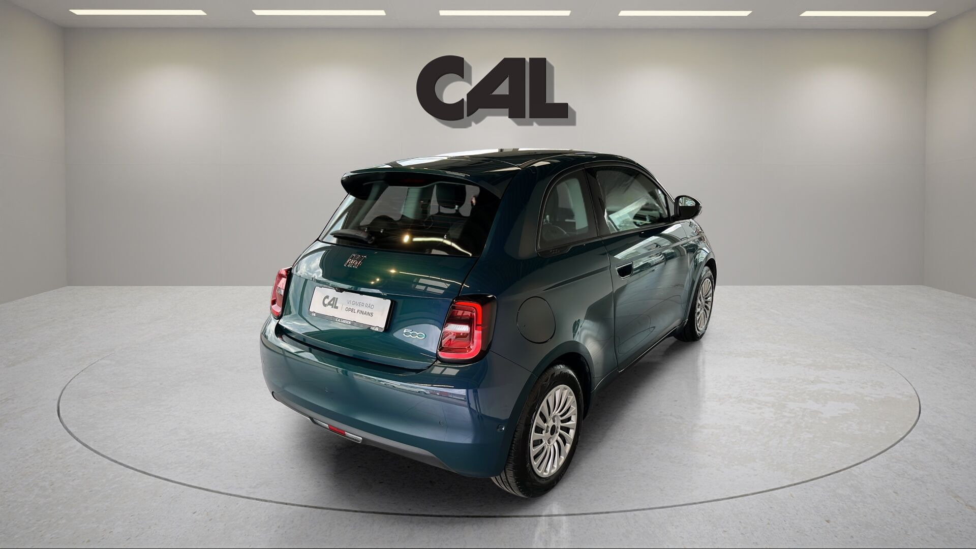 Blå Fiat 500e fra 2023