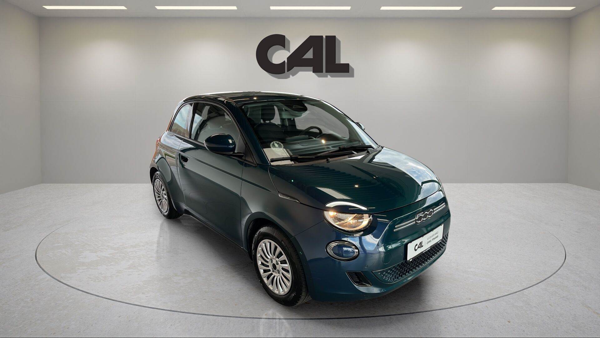 Blå Fiat 500e fra 2023