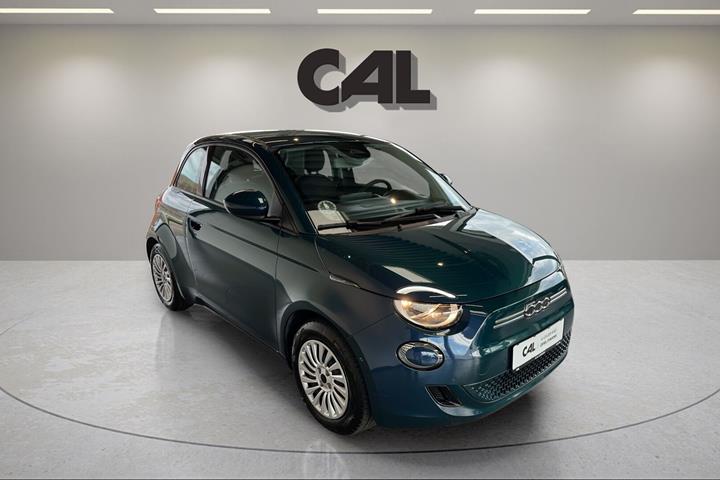 Blå Fiat 500e fra 2023