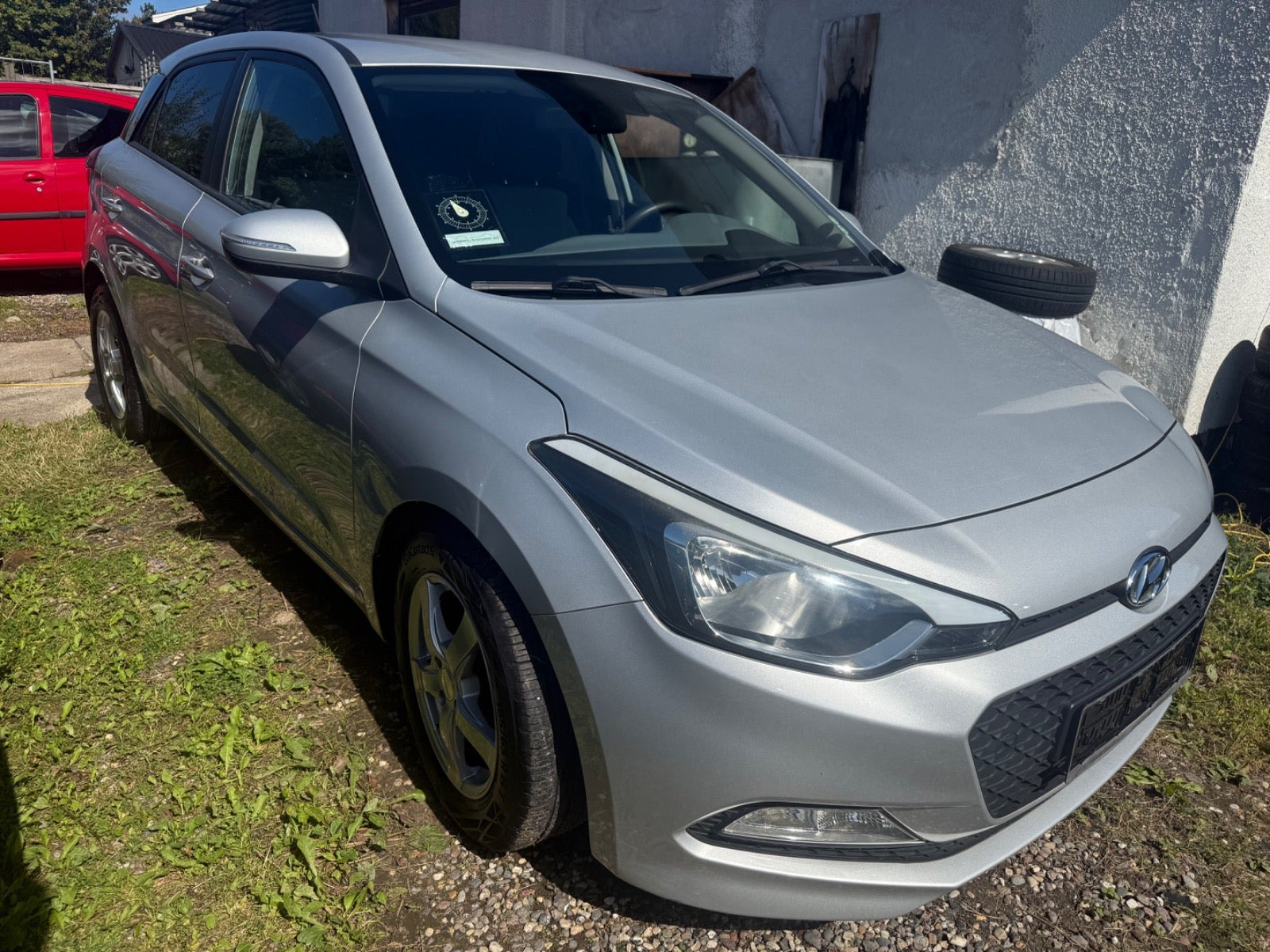 Sølv Hyundai i20 fra 2016