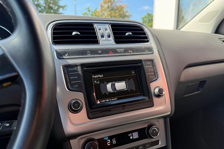 Hvid VW Polo fra 2015