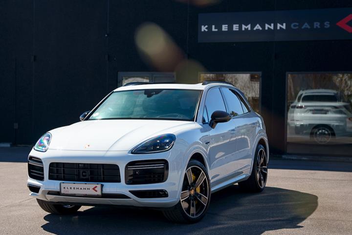 Hvid Porsche Cayenne Turbo S fra 2019