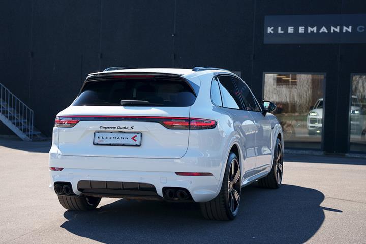 Hvid Porsche Cayenne Turbo S fra 2019