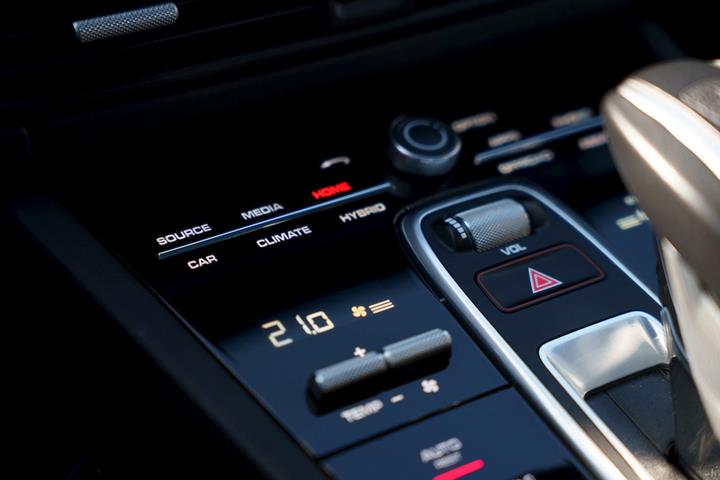 Hvid Porsche Cayenne Turbo S fra 2019