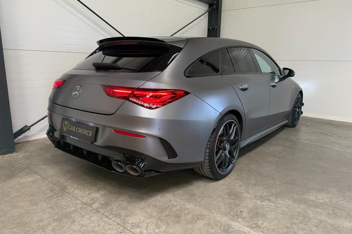 Grå Mercedes CLA45 fra 2021