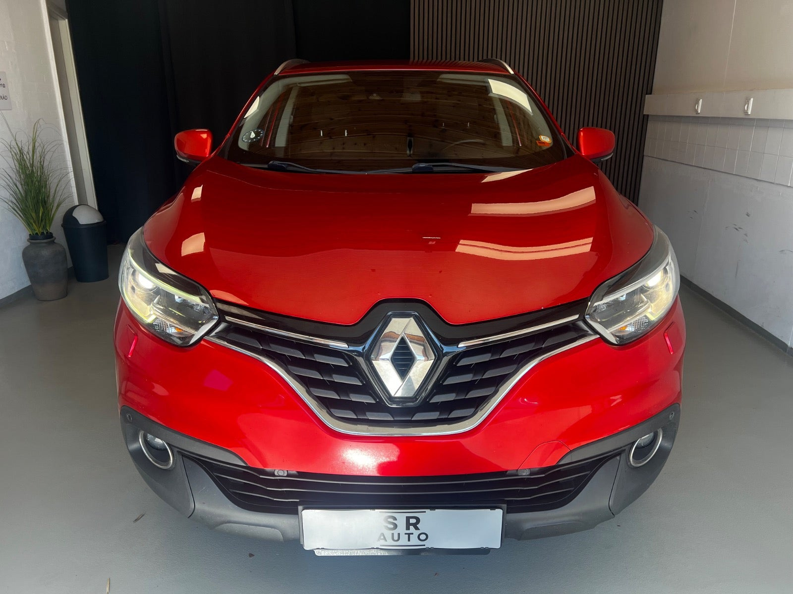Grå Renault Kadjar fra 2015
