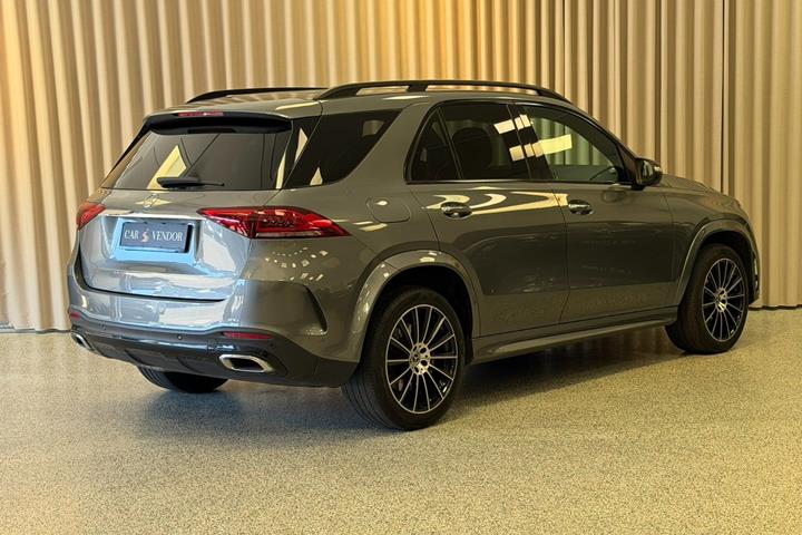 Sølv Mercedes GLE350 d fra 2019
