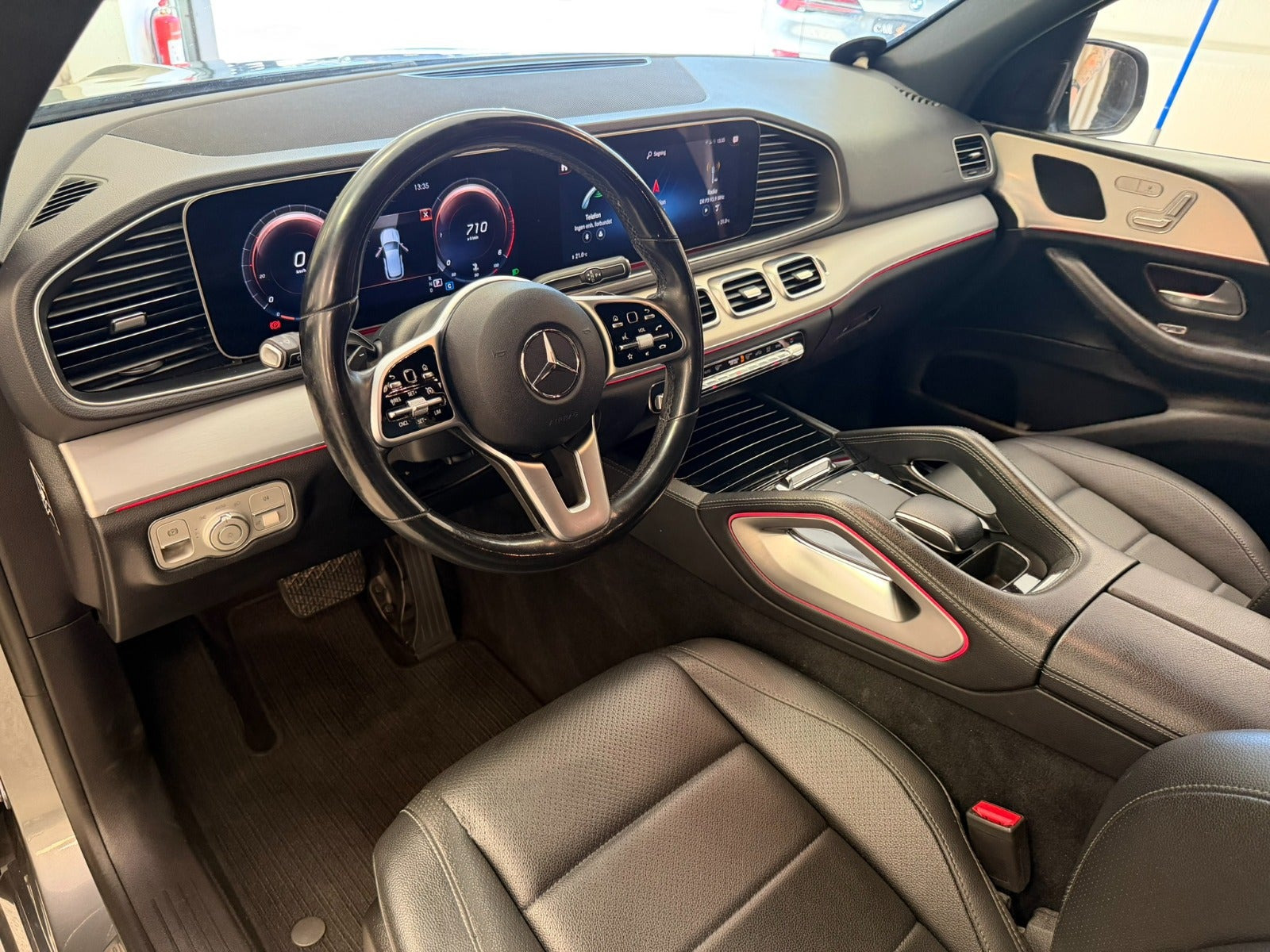 Sølv Mercedes GLE350 d fra 2019