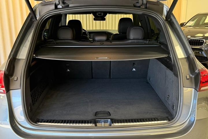 Sølv Mercedes GLE350 d fra 2019
