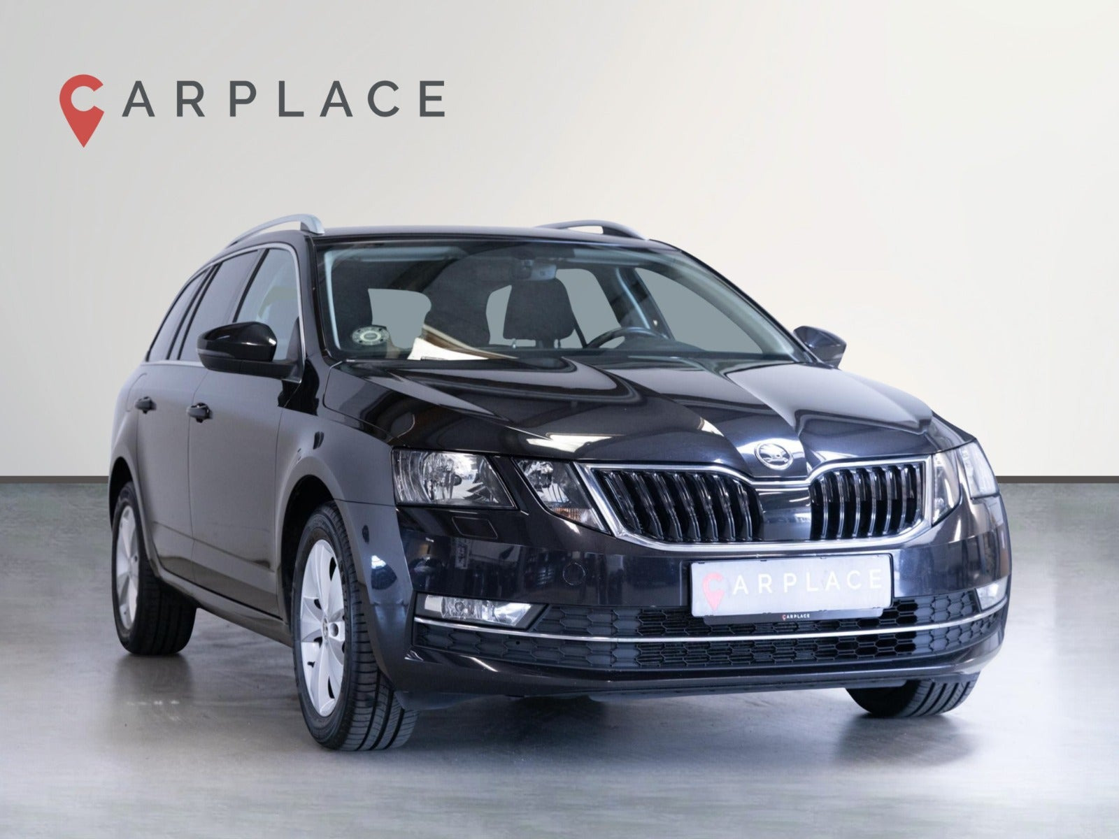 Sort Skoda Octavia fra 2020