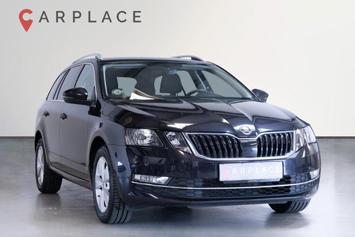 Sort Skoda Octavia fra 2020