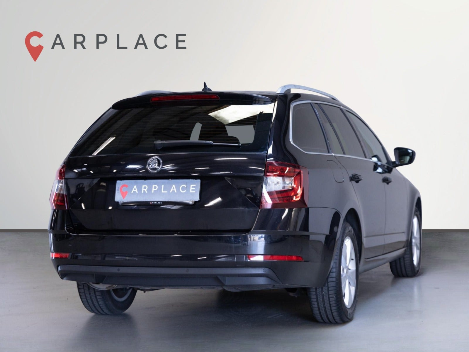 Sort Skoda Octavia fra 2020