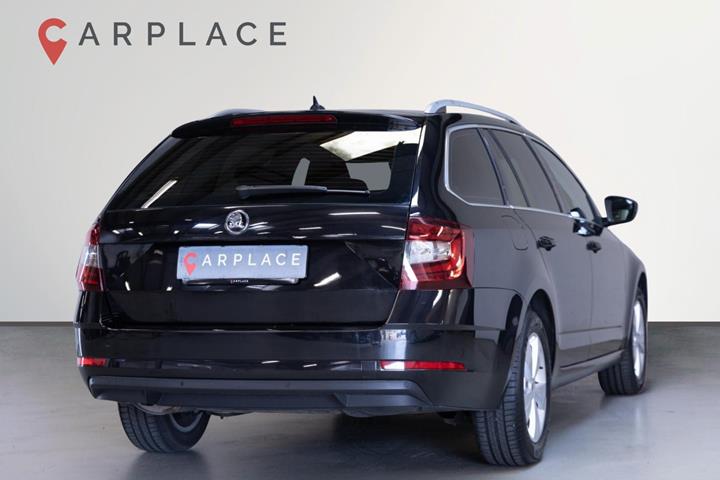 Sort Skoda Octavia fra 2020