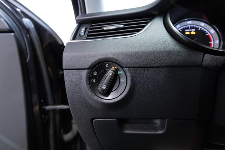 Sort Skoda Octavia fra 2020