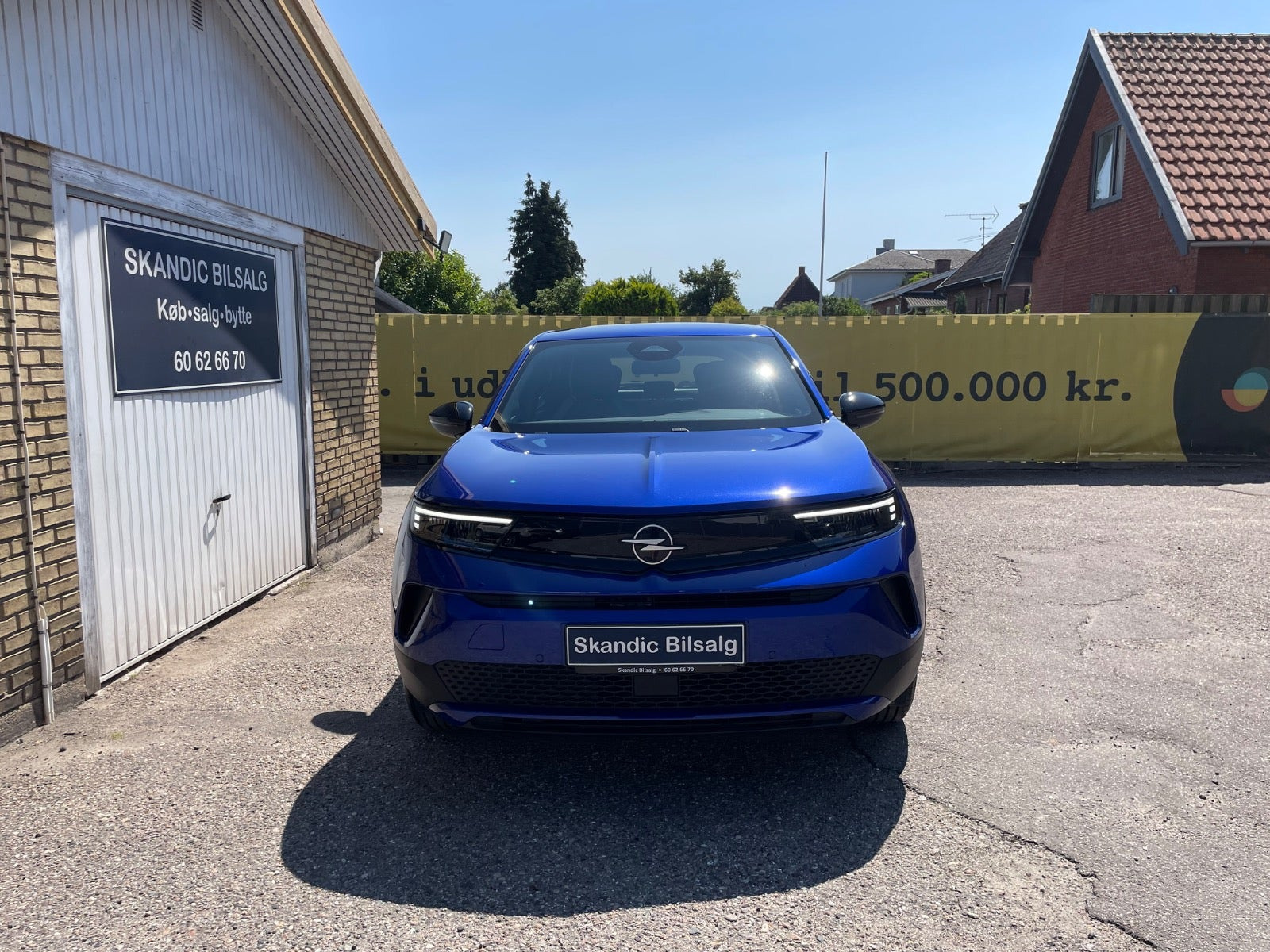 Blå Opel Mokka-e fra 2025