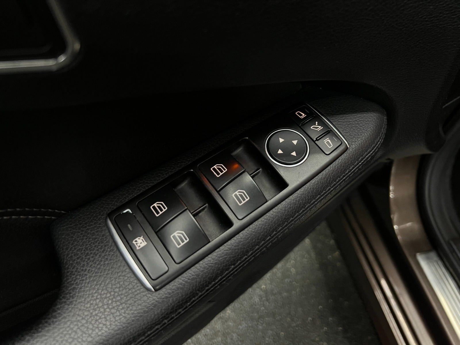 undefined Mercedes E220 fra 2014