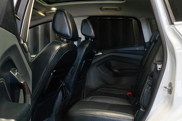 Hvid Ford C-MAX fra 2014