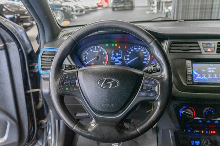 Sort Hyundai i20 fra 2017
