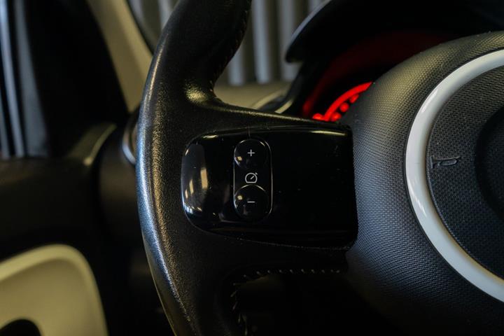 Sort Renault Twingo fra 2016