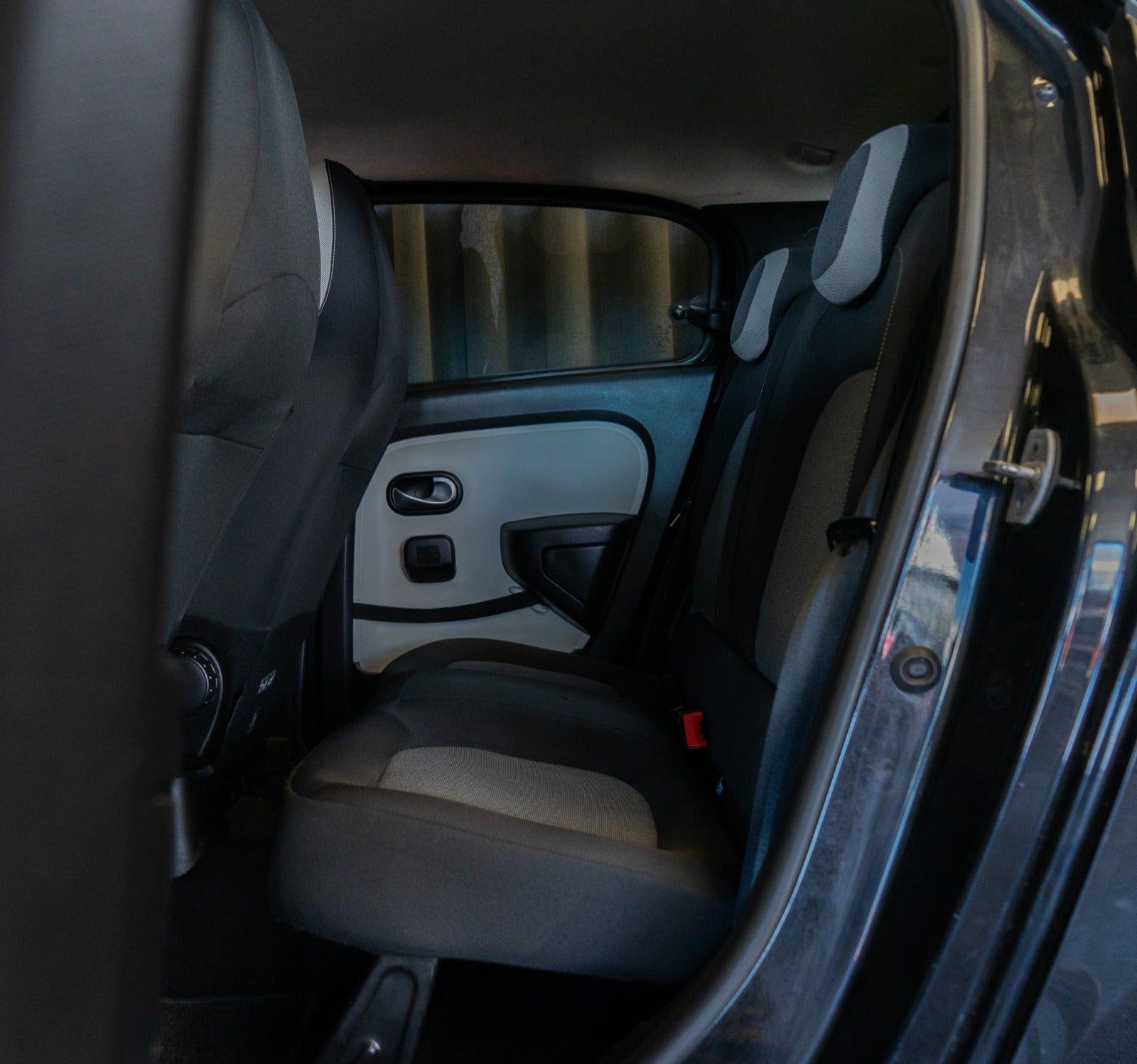 Sort Renault Twingo fra 2016
