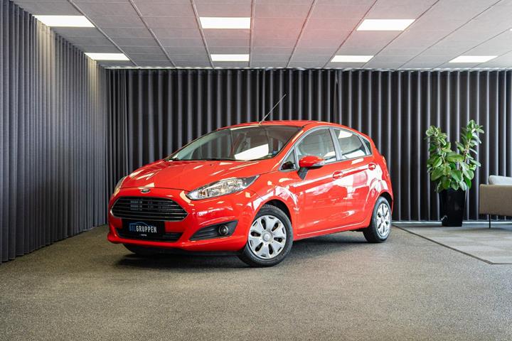 Rød Ford Fiesta fra 2017