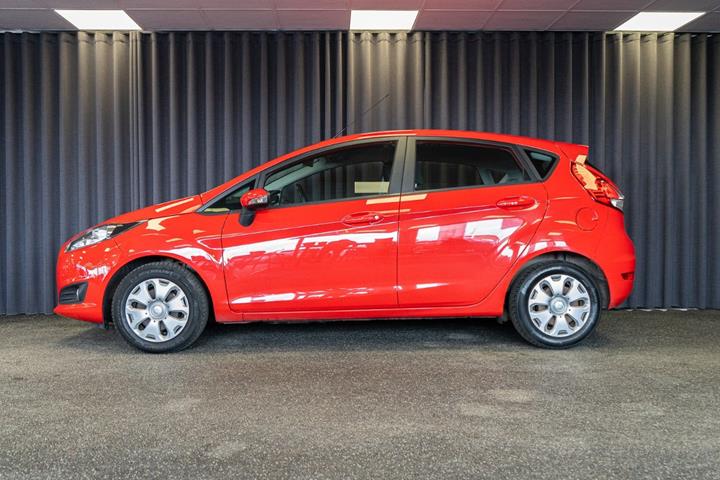 Rød Ford Fiesta fra 2017