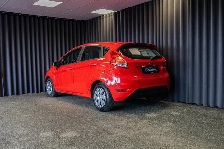Rød Ford Fiesta fra 2017