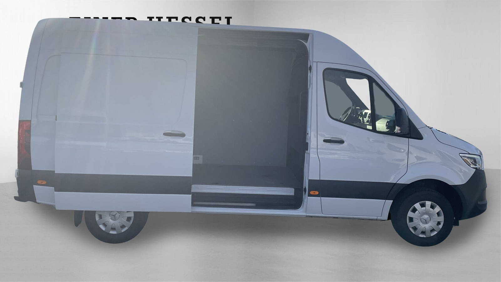 Hvid Mercedes Sprinter 317 fra 2023