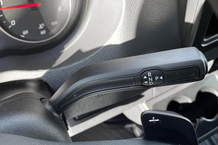 Hvid Mercedes Sprinter 317 fra 2023