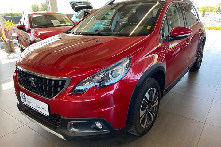 Rød Peugeot 2008 fra 2019