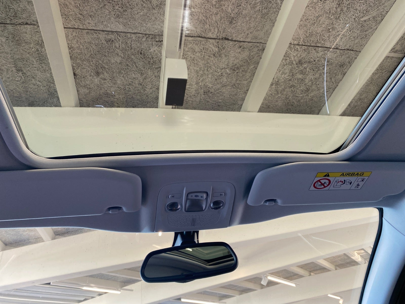 Rød Peugeot 2008 fra 2019