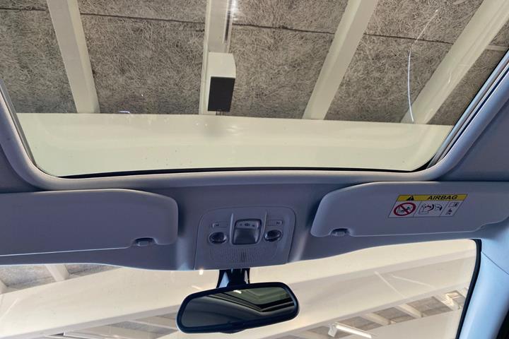 Rød Peugeot 2008 fra 2019