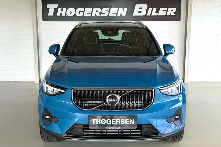 Sort Volvo XC40 fra 2023