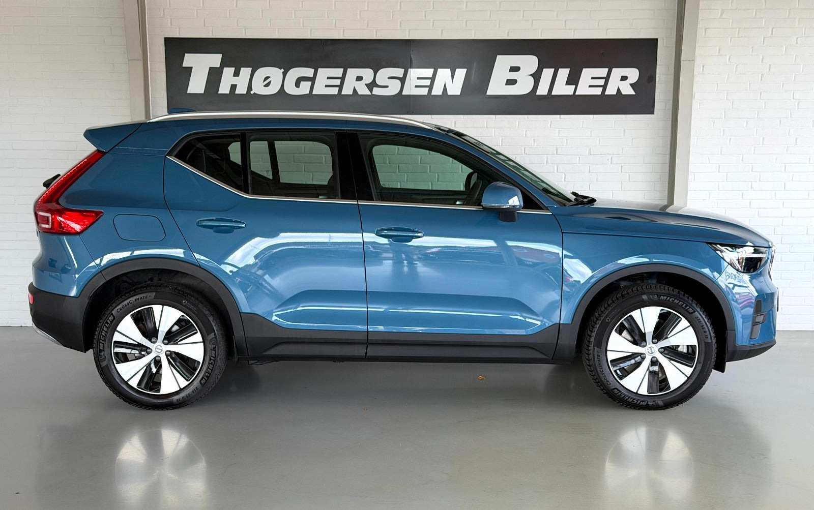 Sort Volvo XC40 fra 2023