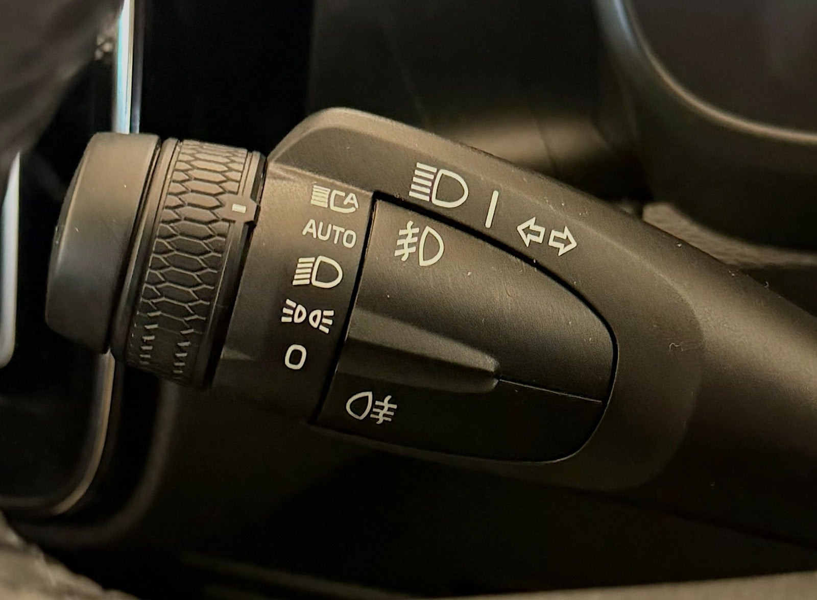 Sort Volvo XC40 fra 2023