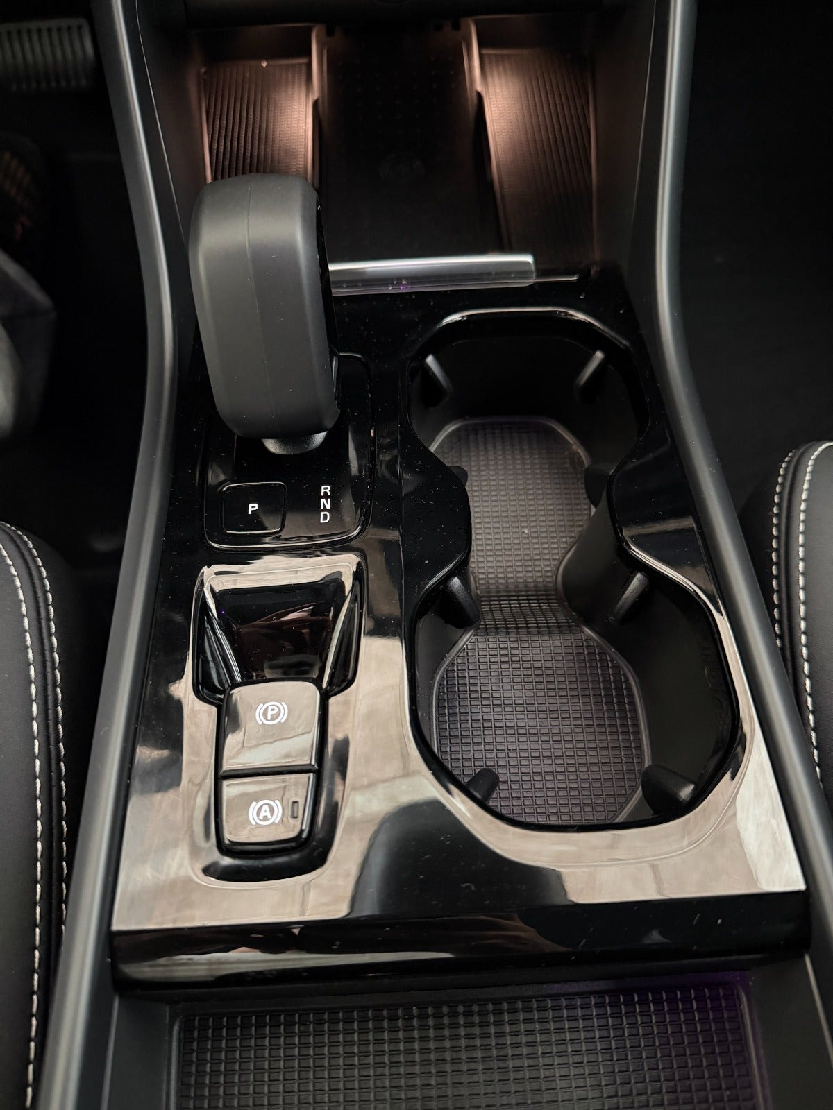 Sort Volvo XC40 fra 2023