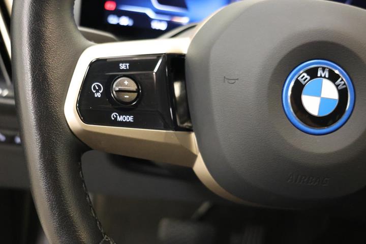 Sort BMW iX fra 2023