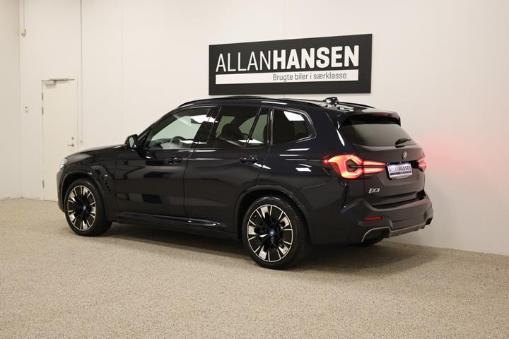 Sort BMW iX3 fra 2022