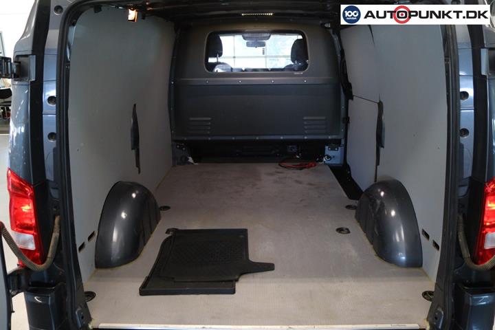 Sort Mercedes Vito 119 fra 2018