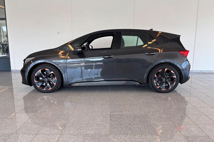 Grå Cupra Born fra 2024