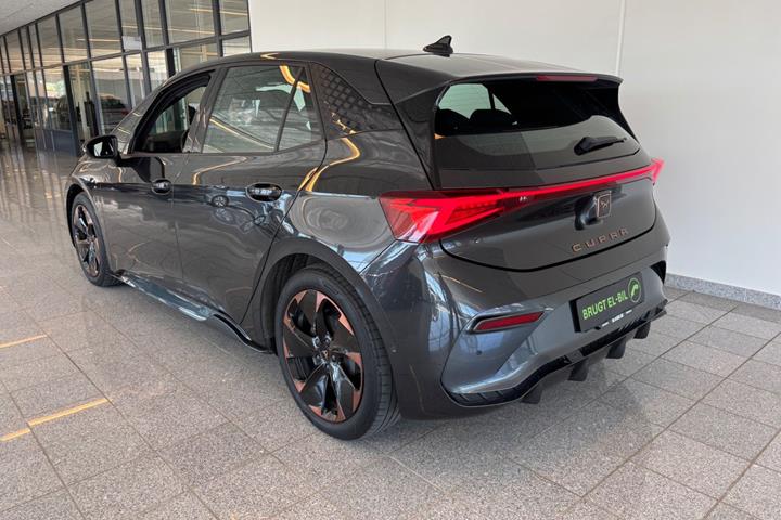 Grå Cupra Born fra 2024
