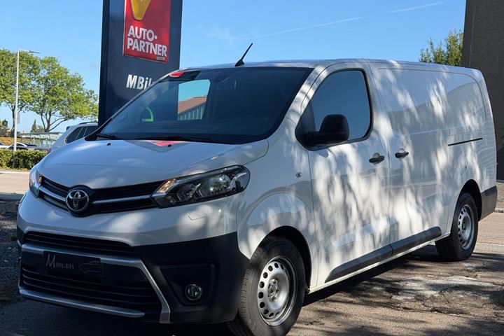 Hvid Toyota ProAce fra 2020