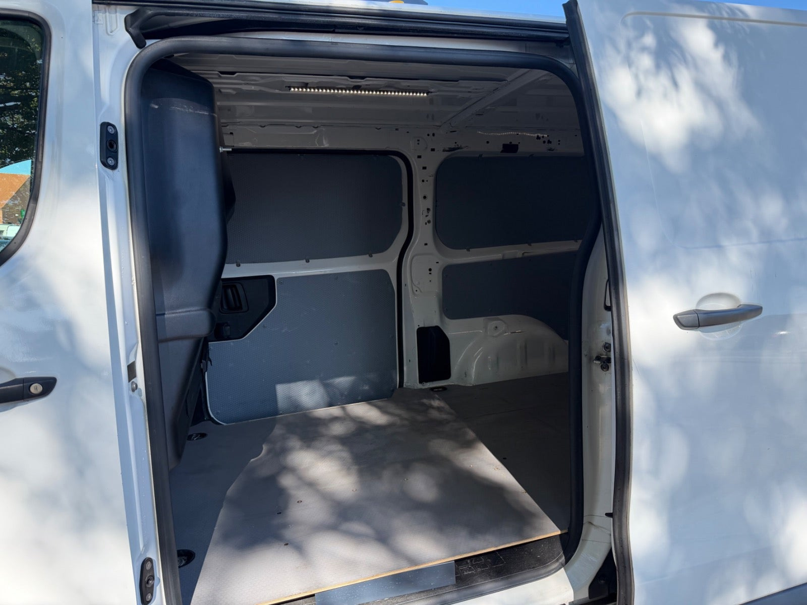 Hvid Toyota ProAce fra 2020